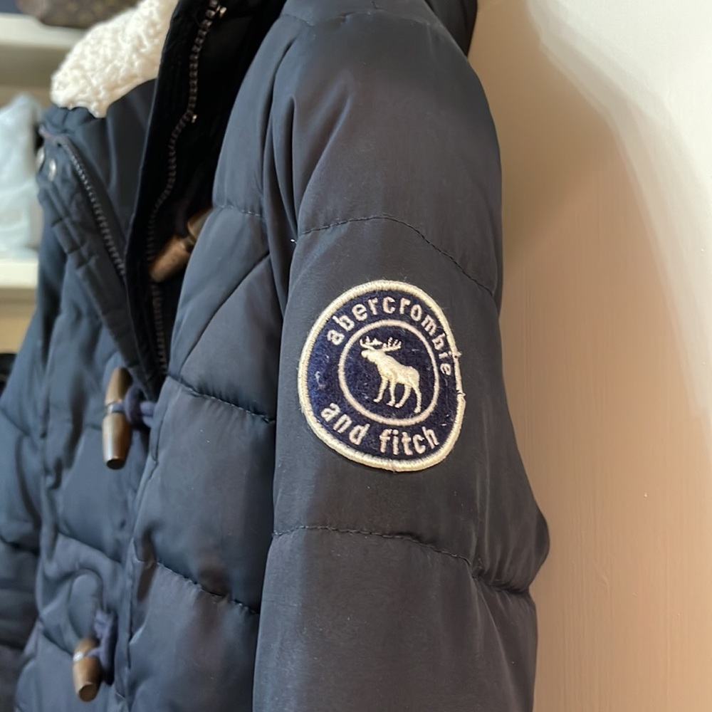 abercrombie kids Navy Puffer Jacket with Toggle Closures - Picture 3 of 9